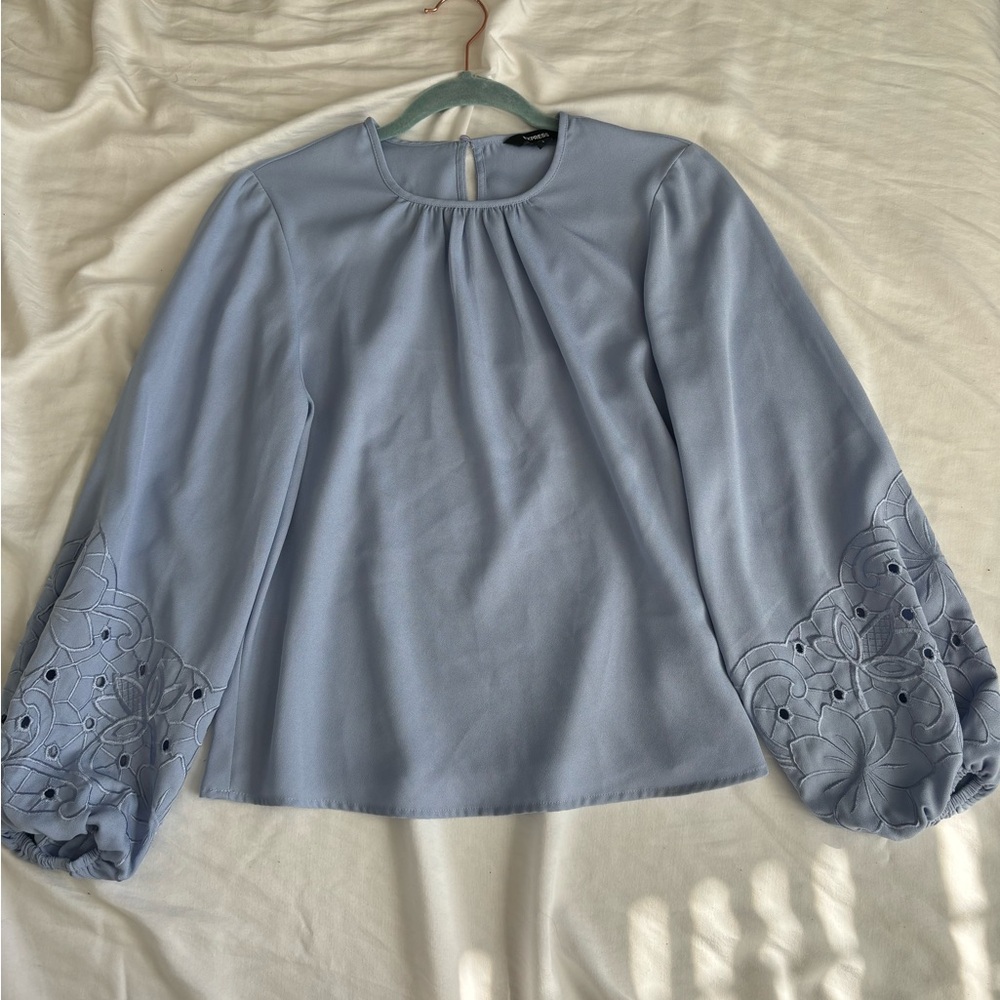 ✨Sale 5for$25✨ Express Blue Floral Sleeve Blouse